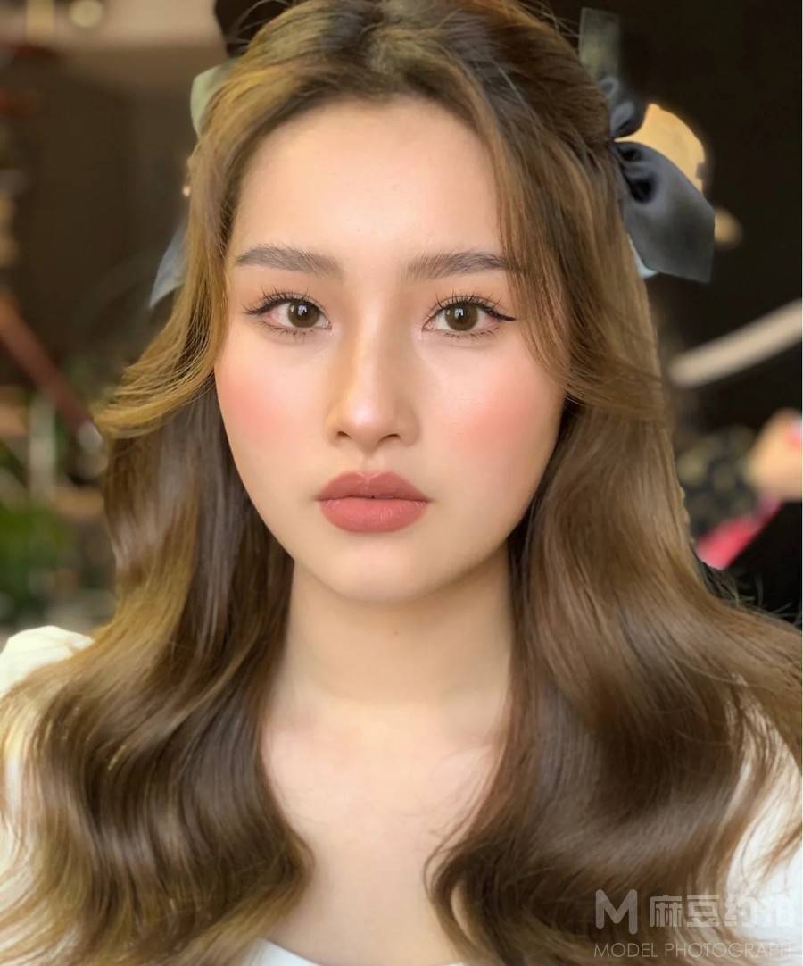 妆容模特