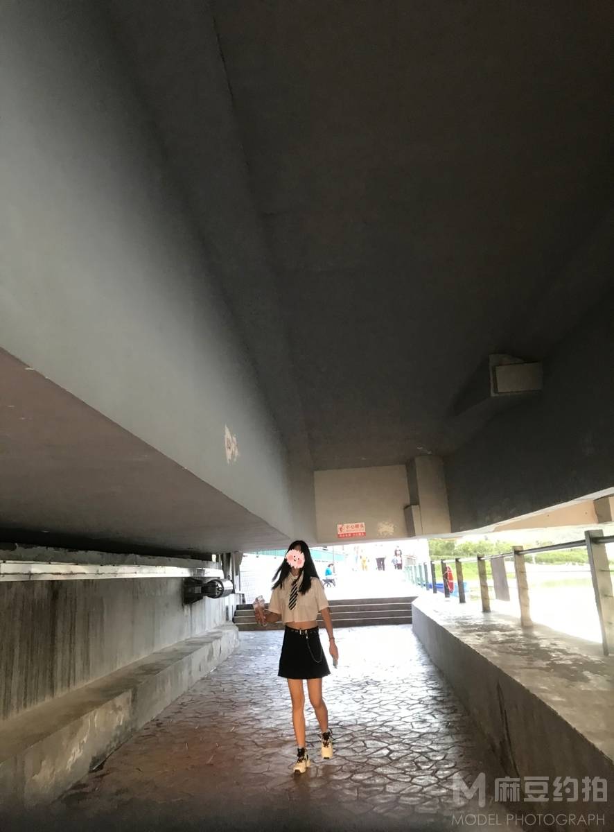 黑白模特