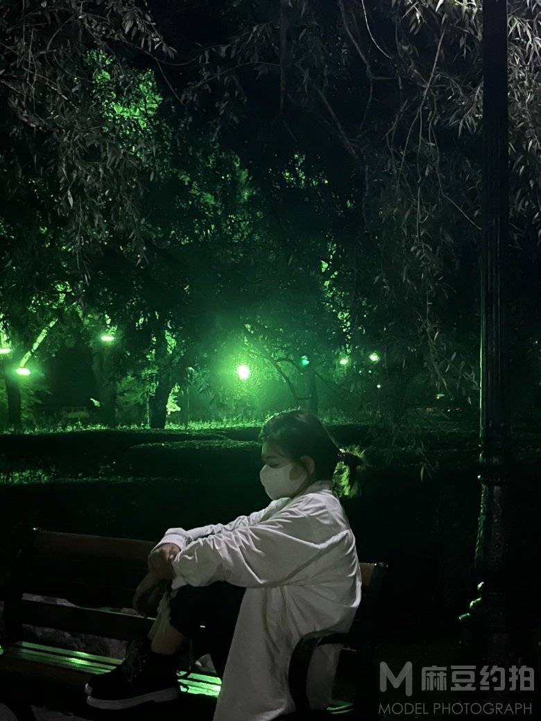 黑白模特