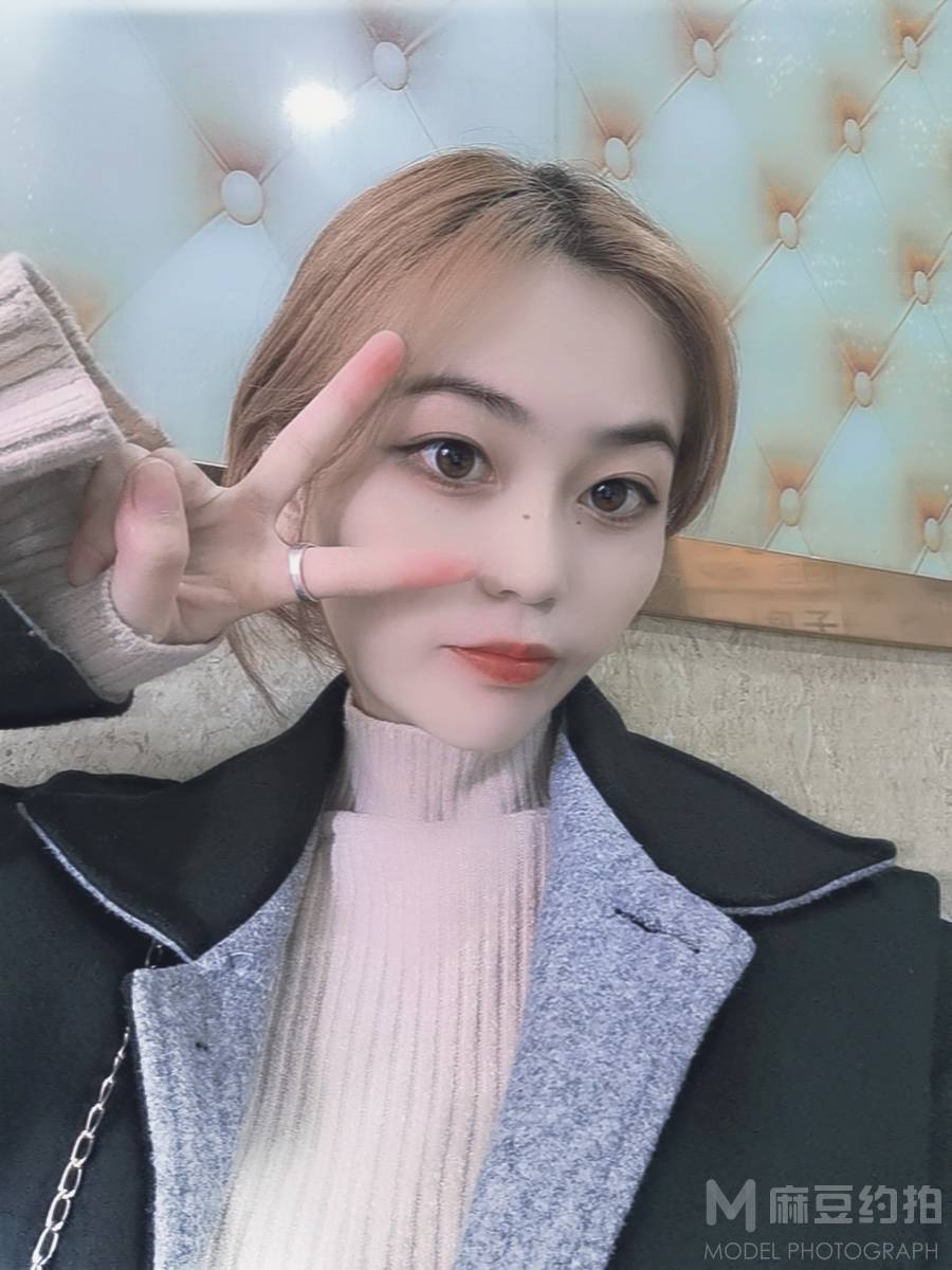 黑白模特