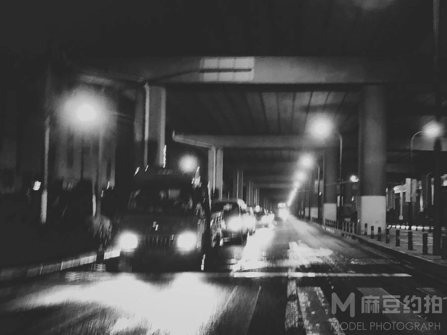 黑白模特