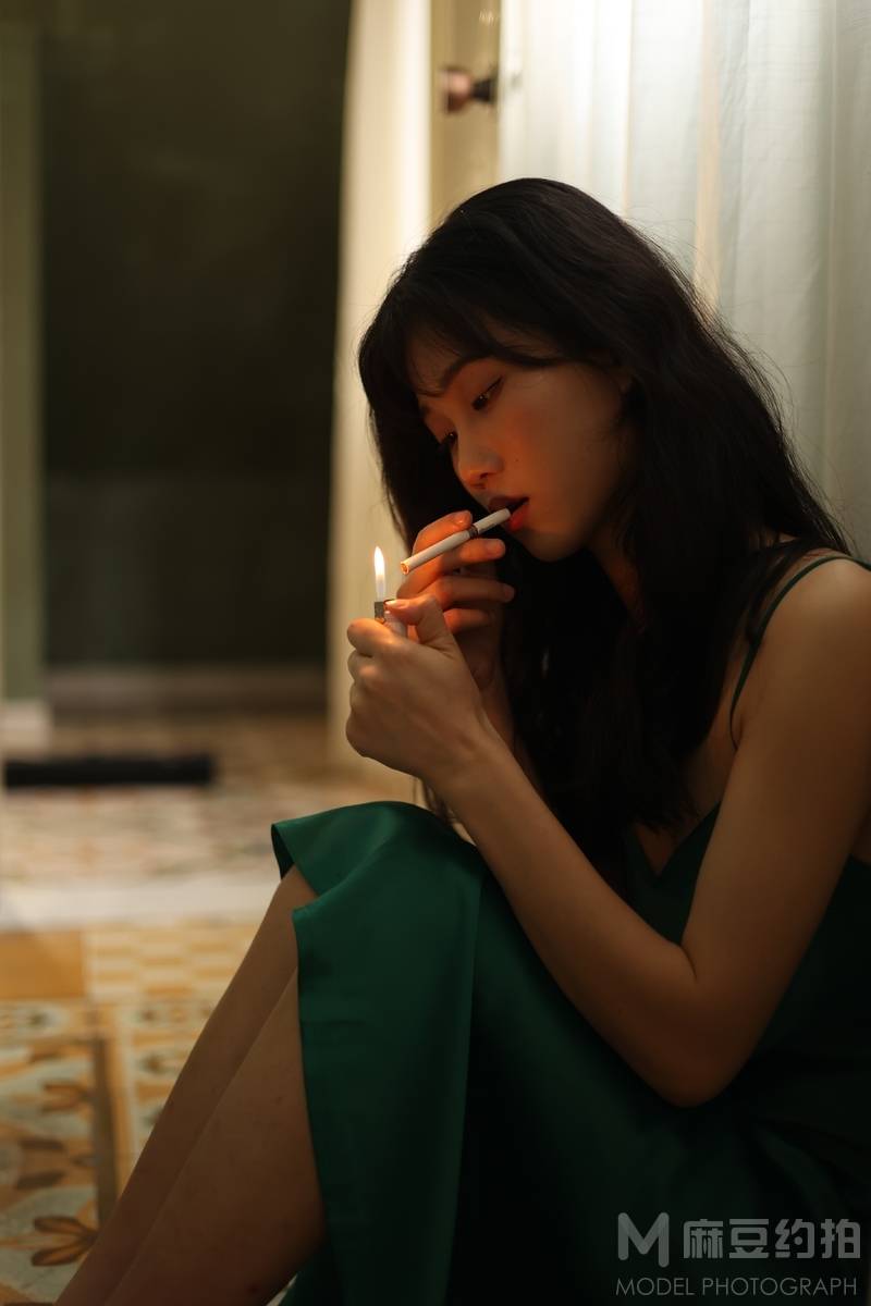 情绪模特