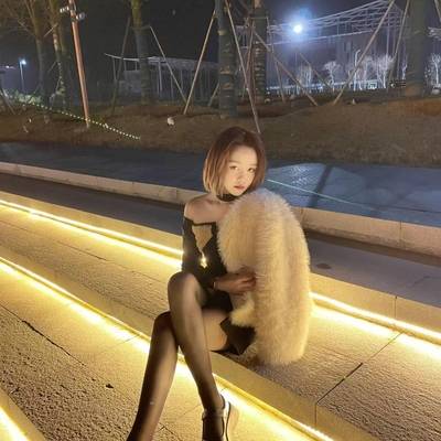 黑白模特