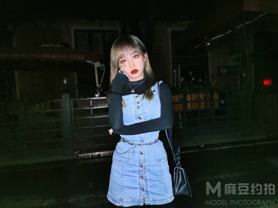 情绪模特