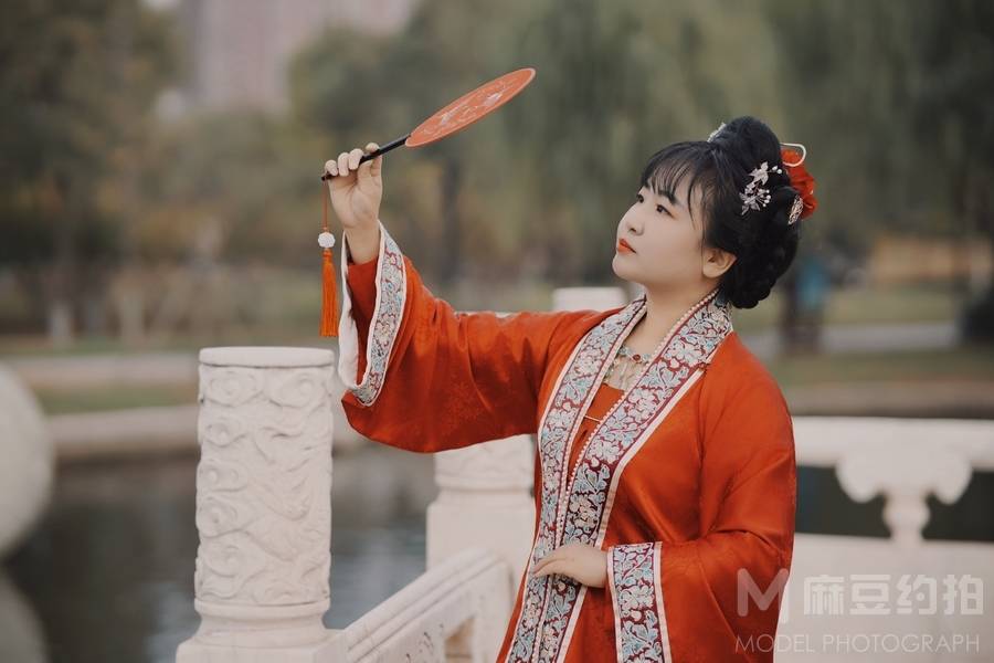 汉服模特