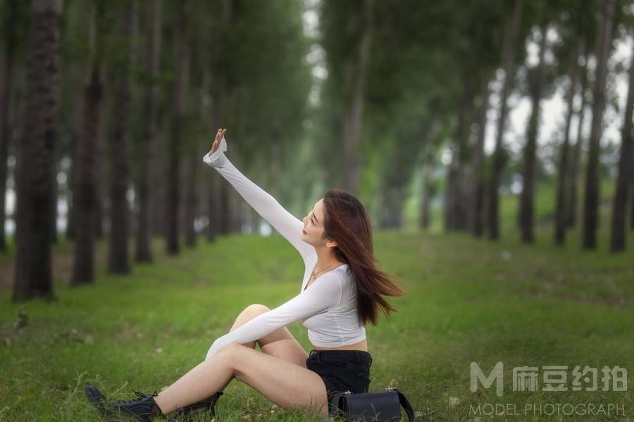 情绪模特