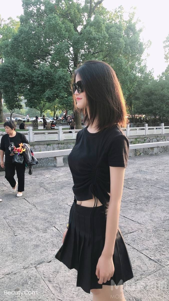 黑白模特