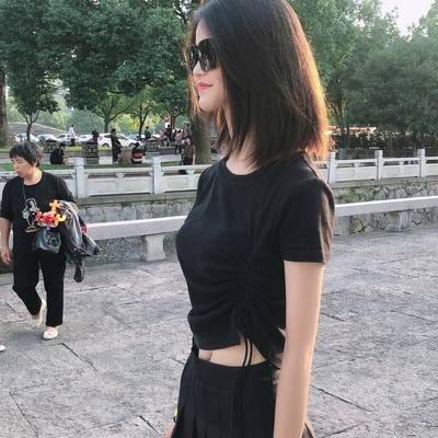 黑白模特