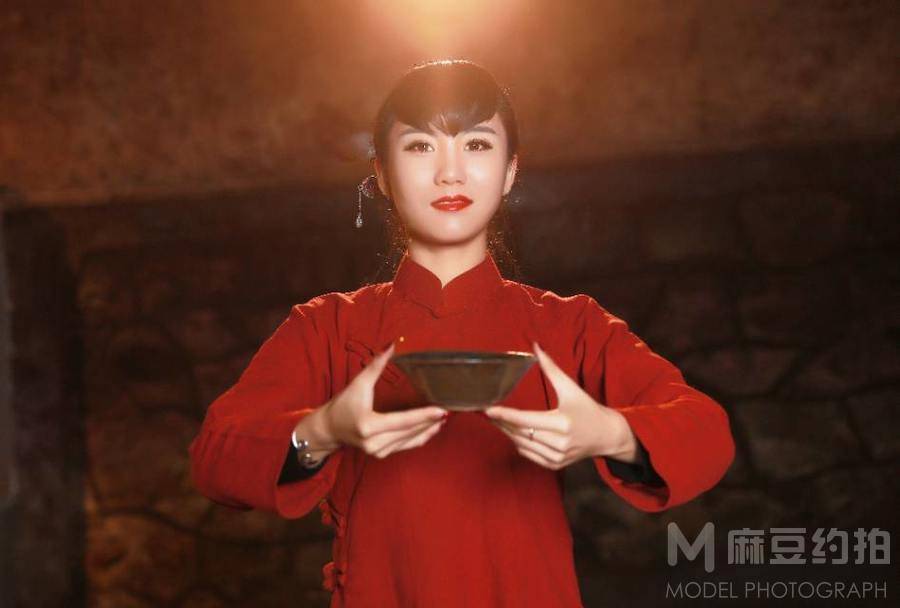 情绪模特