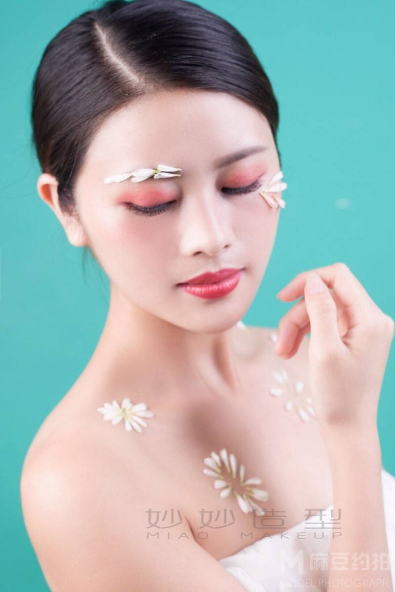 妆容模特