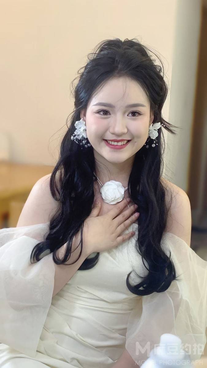 妆容模特