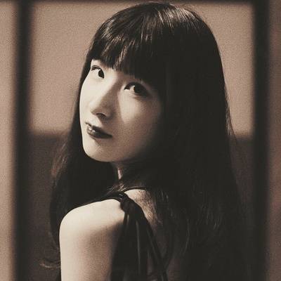 黑白模特