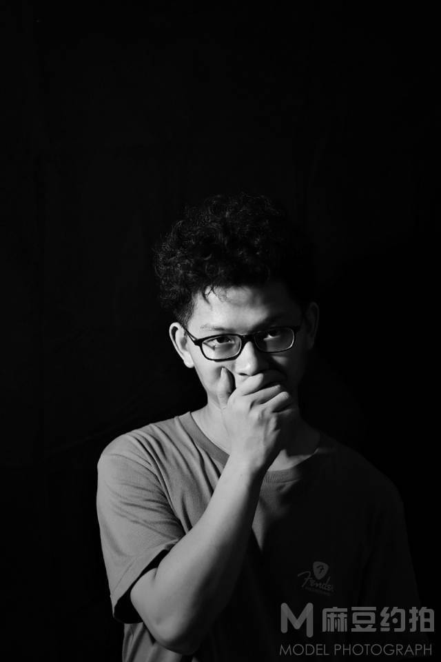 黑白模特