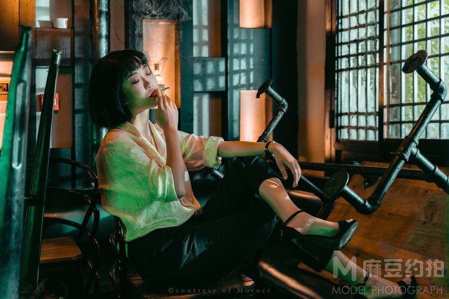 情绪模特