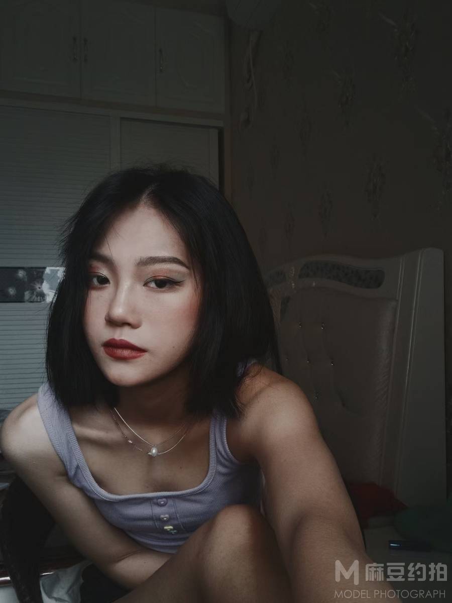 黑白模特