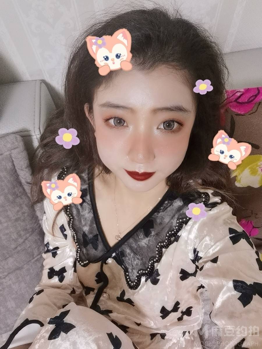 妆容模特