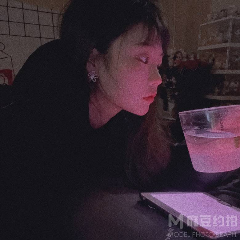 胶片模特