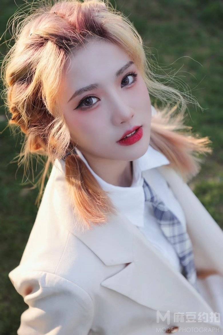 妆容模特