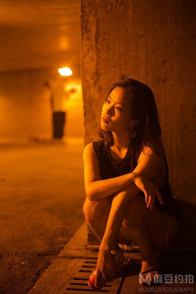 情绪模特