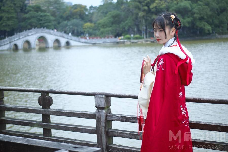 汉服模特