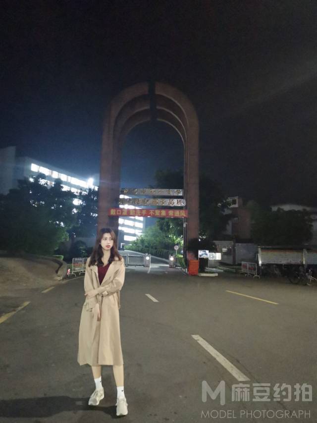 校园模特