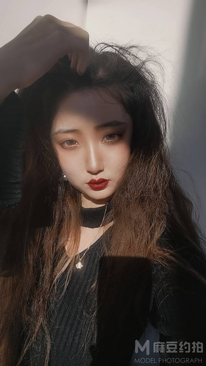 情绪模特