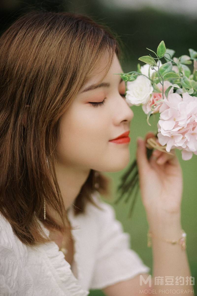 妆容模特