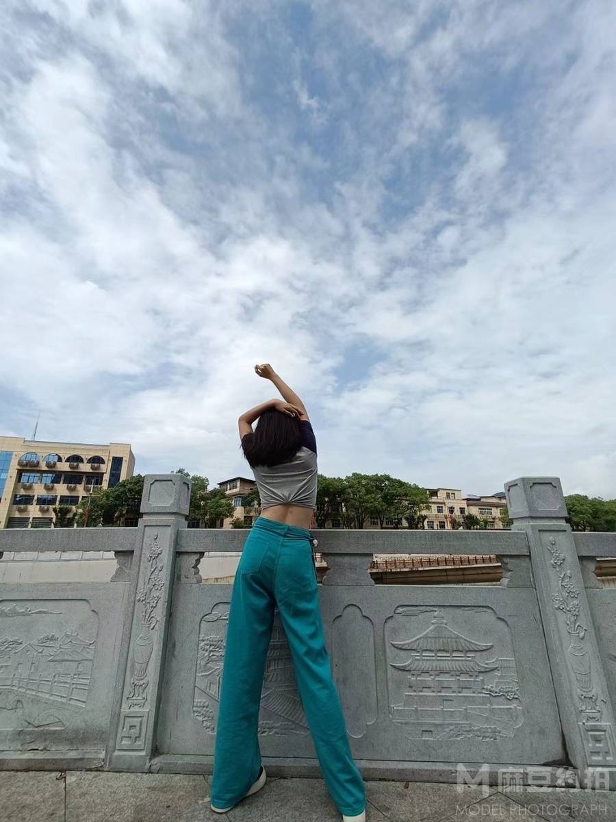 清新模特
