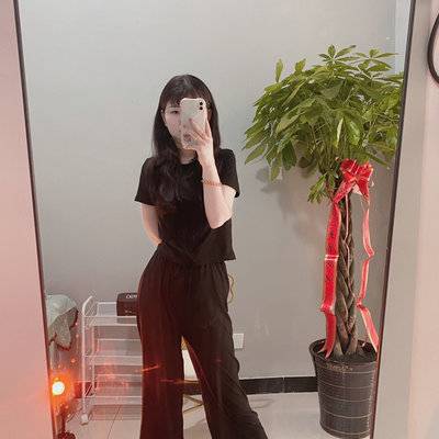 黑白模特