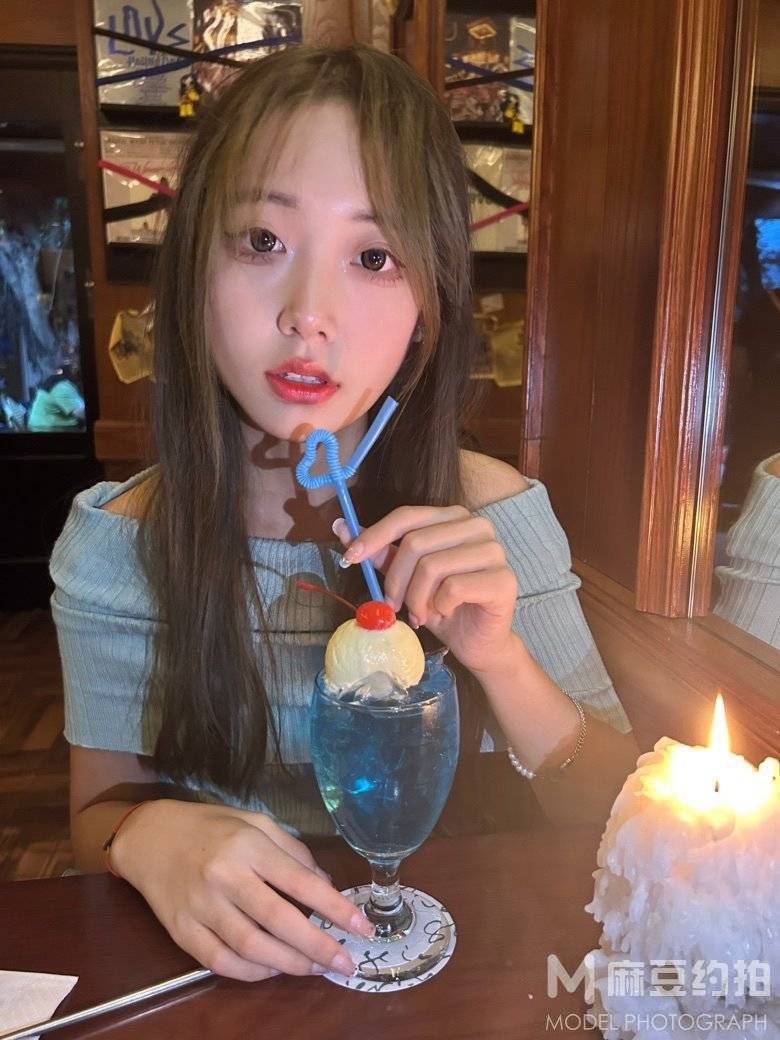 宝丽来模特