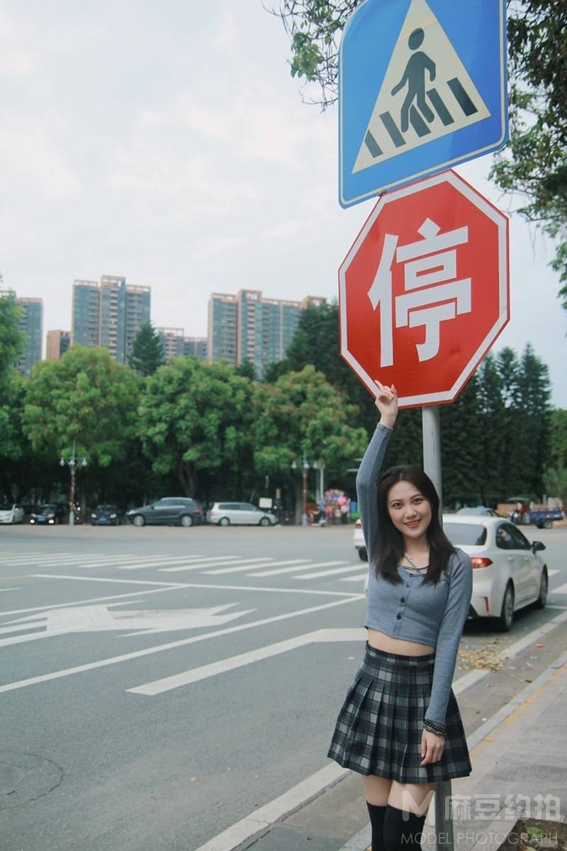 情绪模特