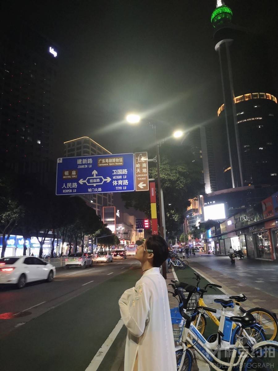 汉服模特