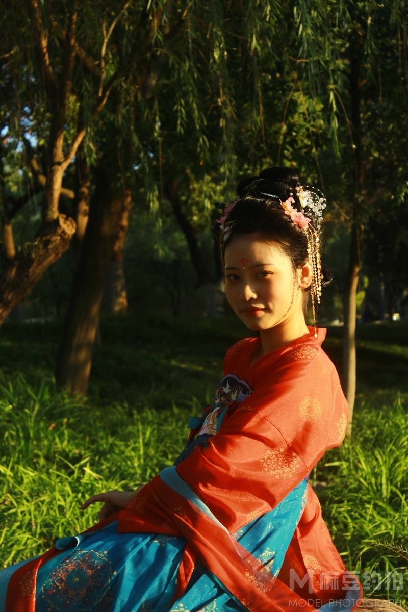 汉服模特