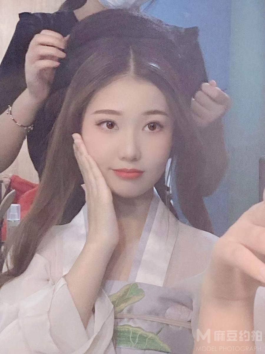 妆容模特