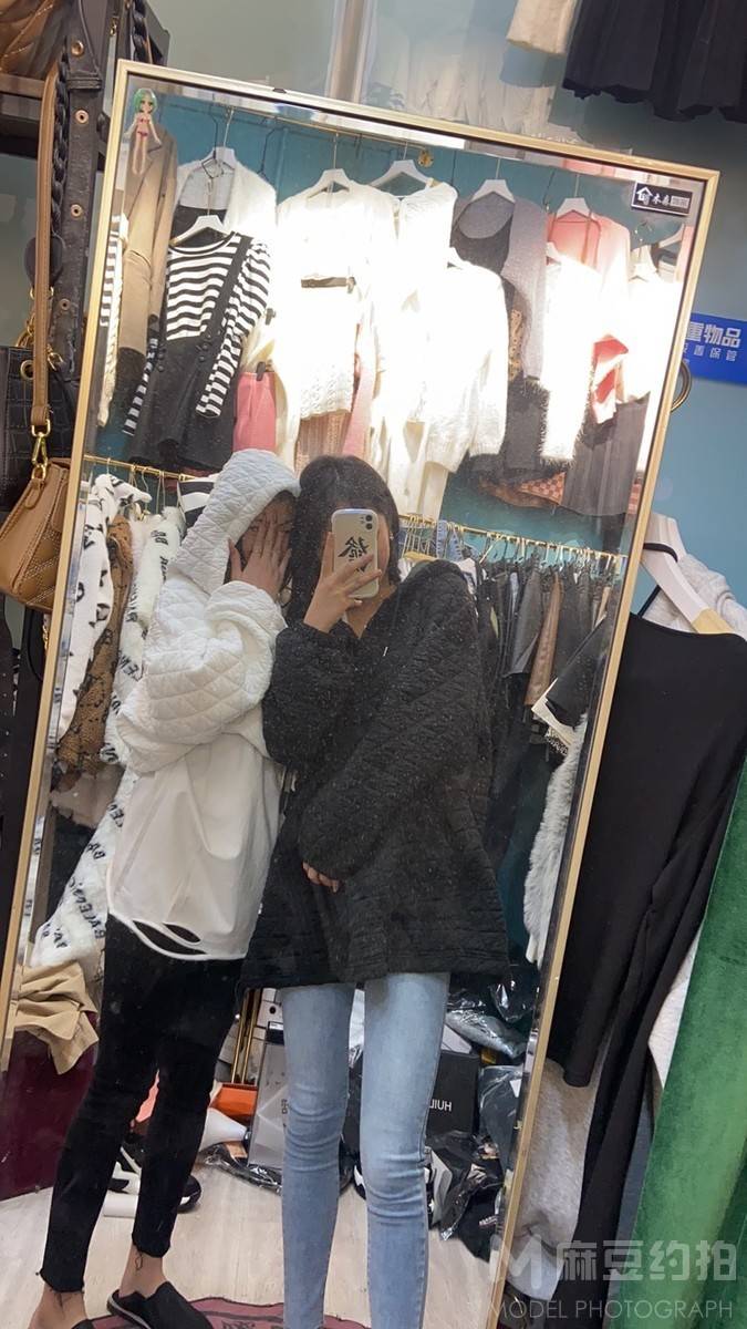 黑白模特