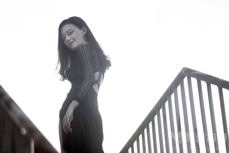 黑白模特