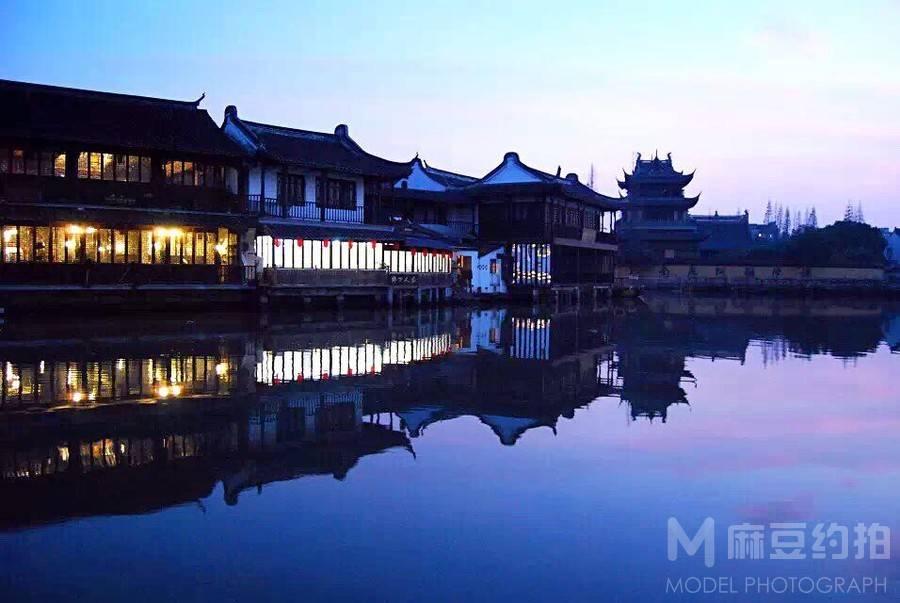 夜景模特