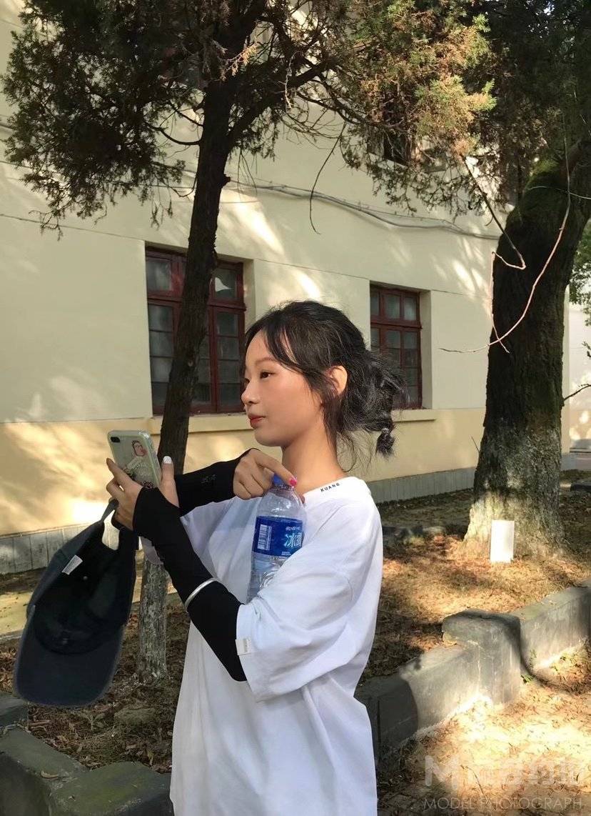 校园模特