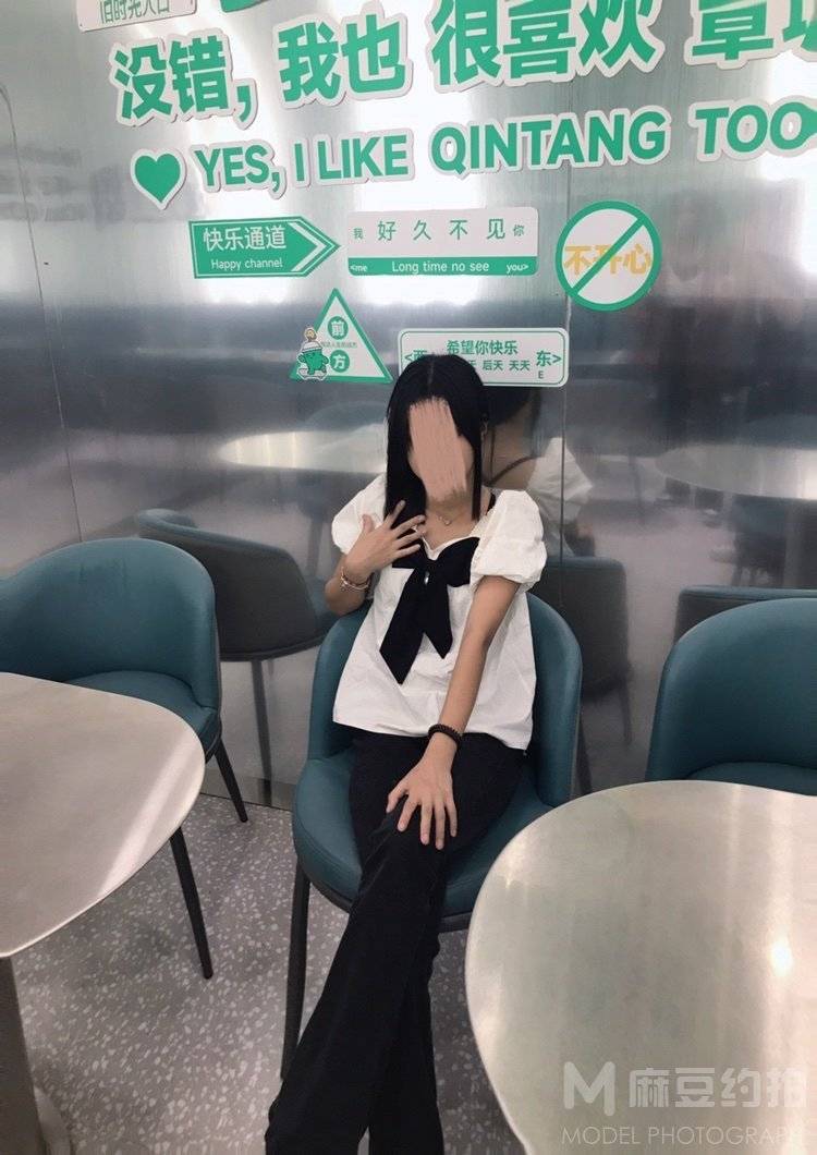 黑白模特