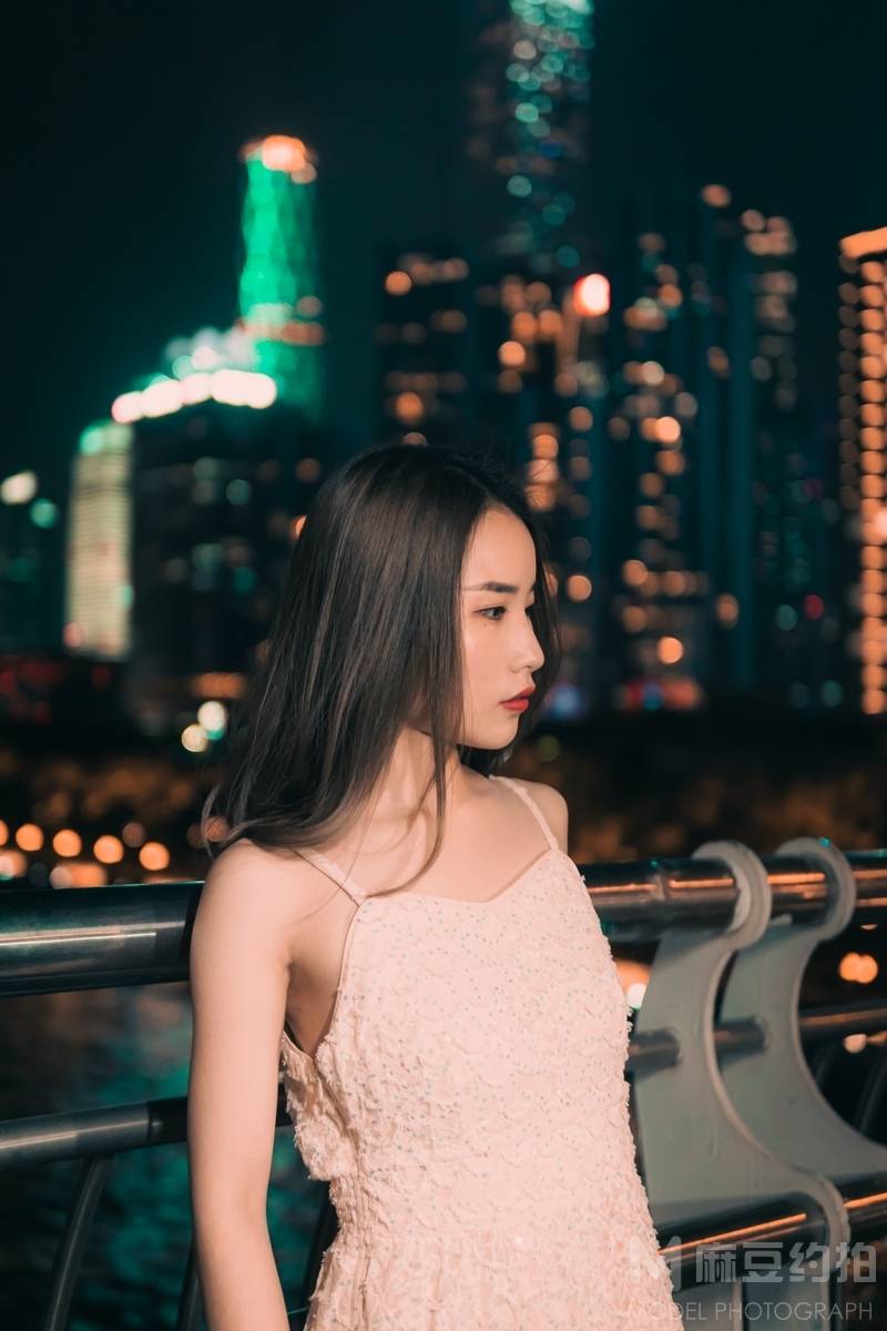 夜景模特