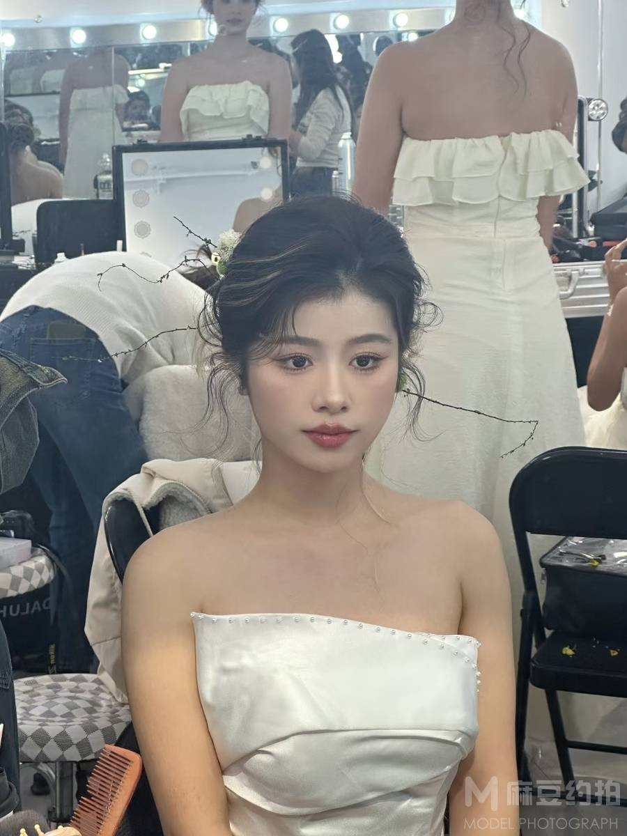 妆容模特