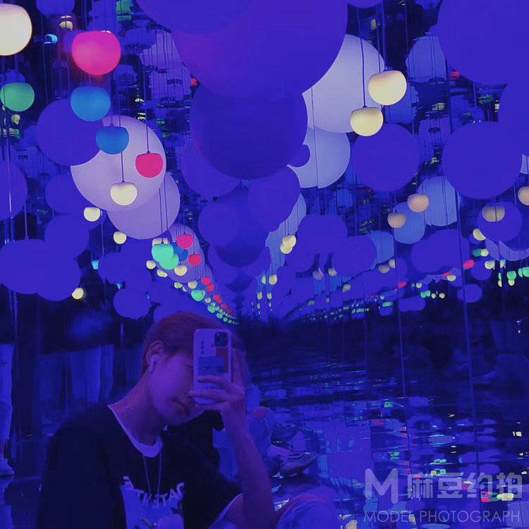 夜景模特