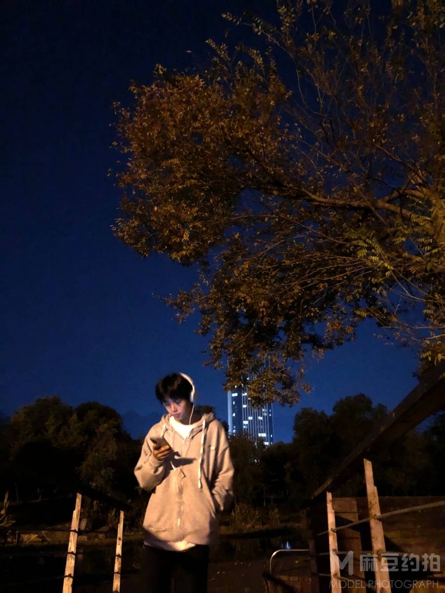 夜景模特
