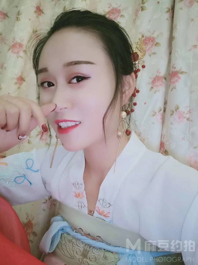 妆容模特