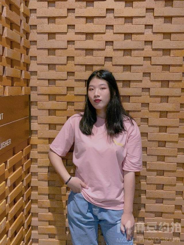 纪实模特