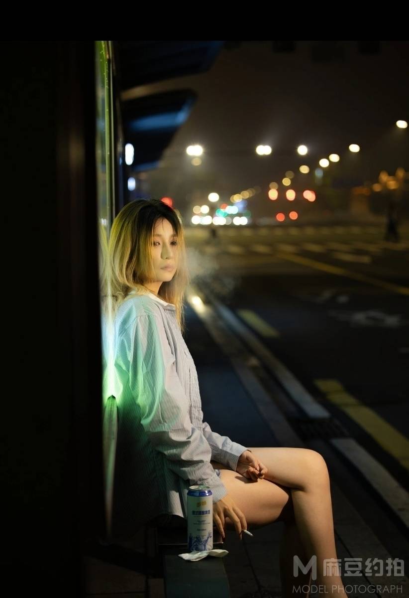 情绪模特