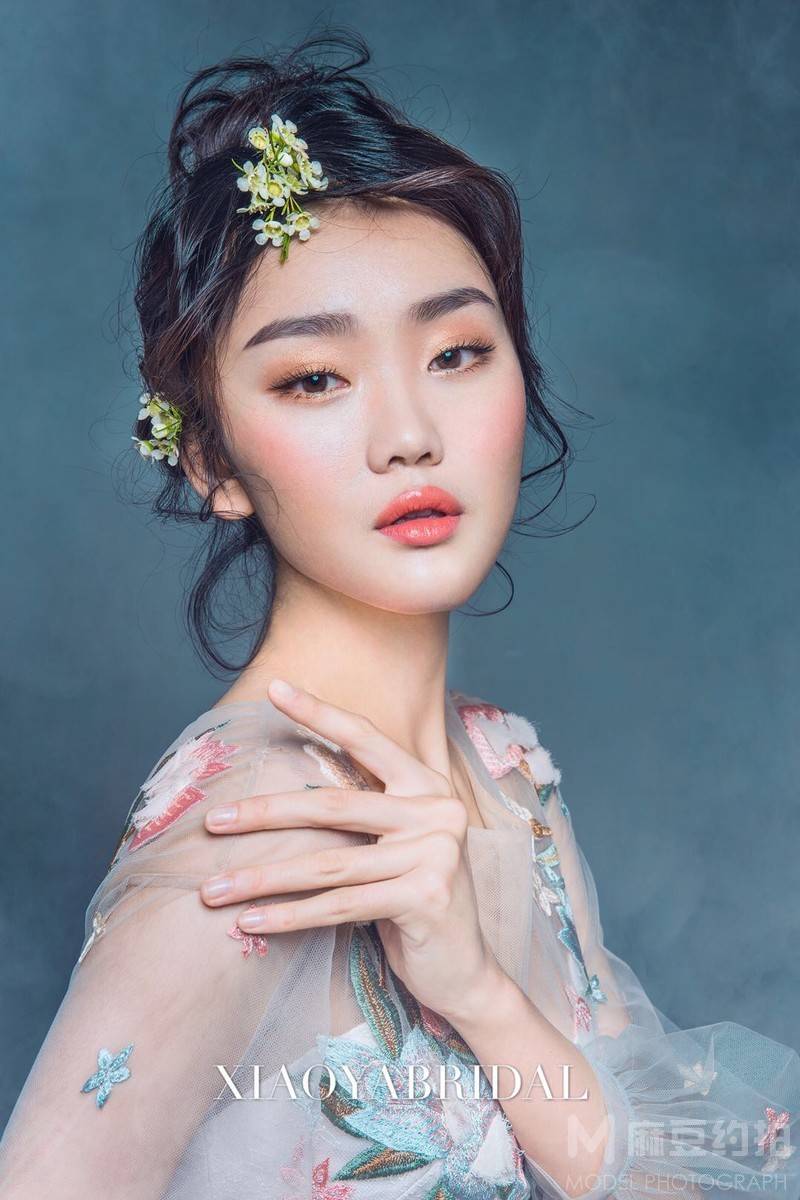 妆容模特