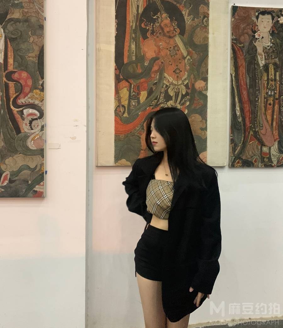 情绪模特
