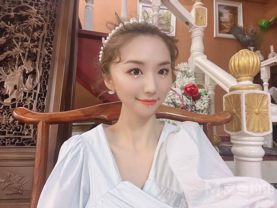 妆容模特