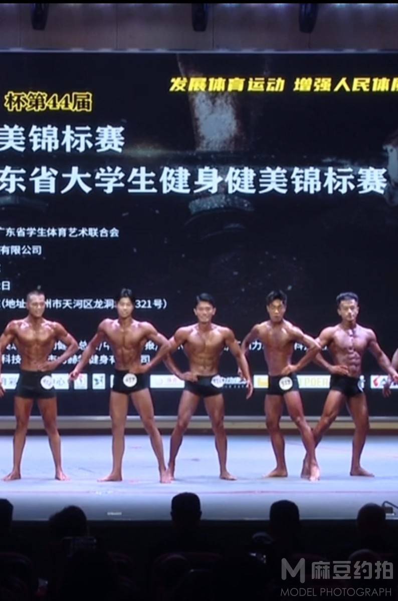纪实模特